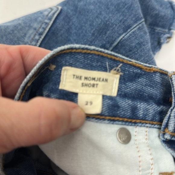 Madewell The MomJean Short size 29. Raw hem Denim Shorts - Picture 5 of 8